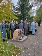 Lottamuistokiven paljastustilaisuus, Lääninpuisto